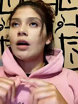Snapshot of kinky_mila@xh chatting on 6, 12, 2024 kinky milaxh online show from 6, 12, 2024