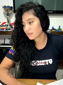 Snapshot of kinky_mila@xh chatting on 14, 12, 2025 kinky milaxh online show from 14, 12, 2025