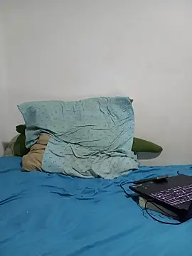 Snapshot of biglatin80 chatting on 5, 12, 2025 biglatin80 online show from 5, 12, 2025