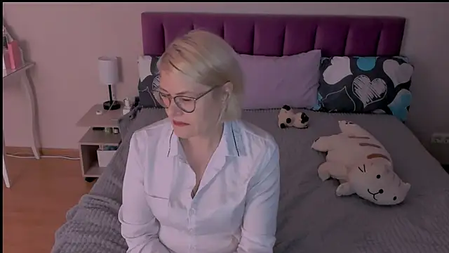 sabrinamacmarren online show from 26, 2, 2025