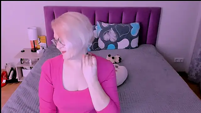 sabrinamacmarren online show from 2, 10, 2025