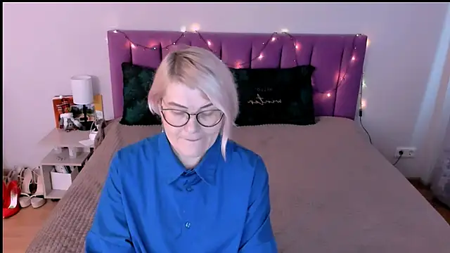 sabrinamacmarren online show from 14, 12, 2025