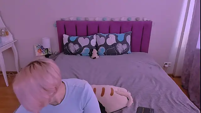 sabrinamacmarren online show from 16, 2, 2026