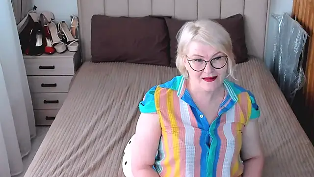 sabrinamacmarren online show from 10, 7, 2026