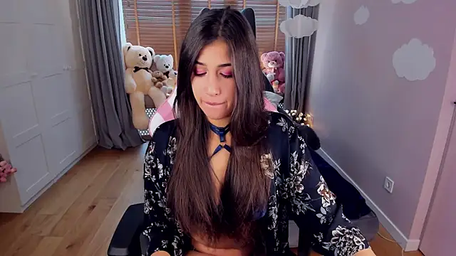 MiaSilkX online show from 28, 10, 2025