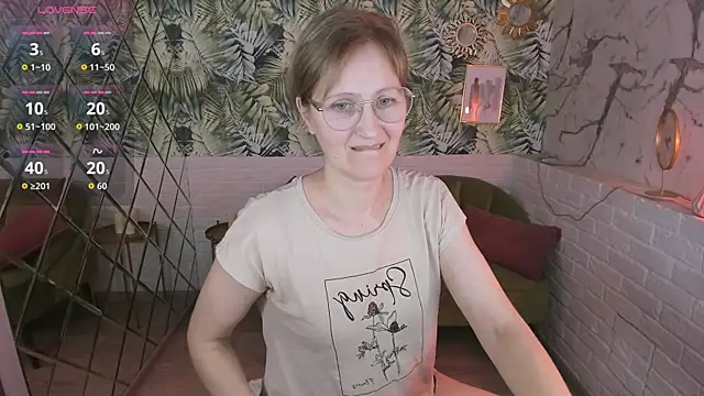 Snapshot of Paris_Cherry chatting on 13, 12, 2025 Paris Cherry online show from 13, 12, 2025