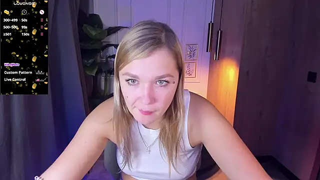 Snapshot of BellaDreamy chatting on 10, 9, 2025 BellaDreamy online show from 10, 9, 2025