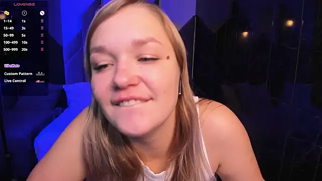 Snapshot of BellaDreamy chatting on 1, 10, 2025 BellaDreamy online show from 1, 10, 2025