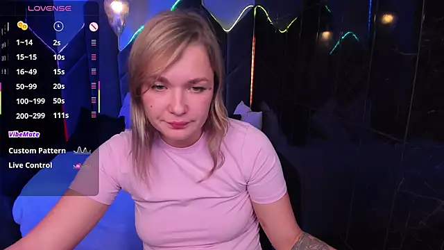 Snapshot of BellaDreamy chatting on 17, 10, 2025 BellaDreamy online show from 17, 10, 2025