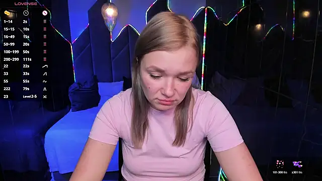 Snapshot of BellaDreamy chatting on 21, 10, 2025 BellaDreamy online show from 21, 10, 2025