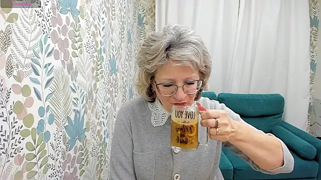 EvelynJoyful online show from 27, 1, 2025