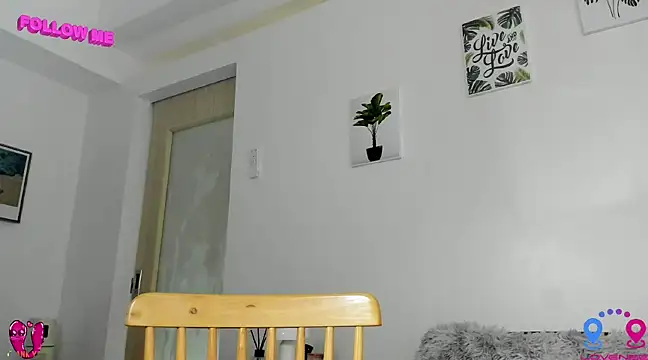 Snapshot of hottycrishina chatting on 8, 3, 2025 hottycrishina online show from 8, 3, 2025