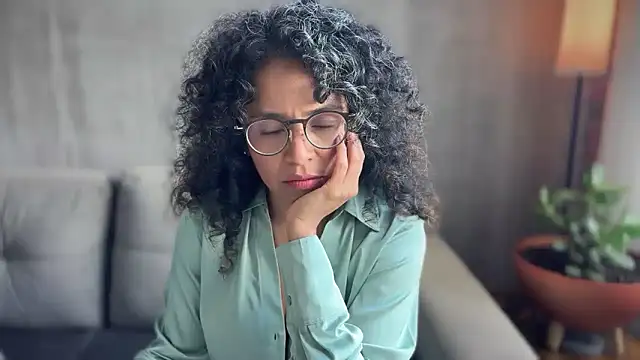 illaroom online show from 6, 10, 2025