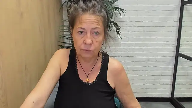 Snapshot of LindaPassionate chatting on 12, 9, 2025 LindaPassionate online show from 12, 9, 2025