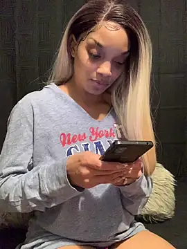 Rakiyahcharms online show from 1, 3, 2025