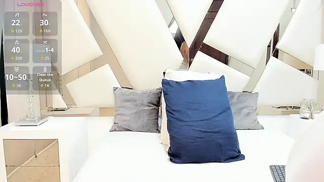 MilfVictoria online show from 11, 10, 2025