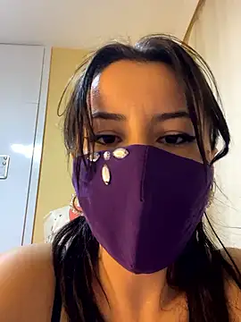 White-Petite online show from 12, 1, 2026