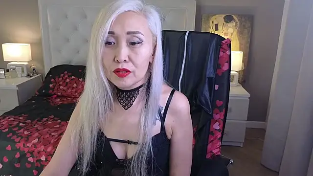 RoxalanaStar online show from 7, 10, 2025