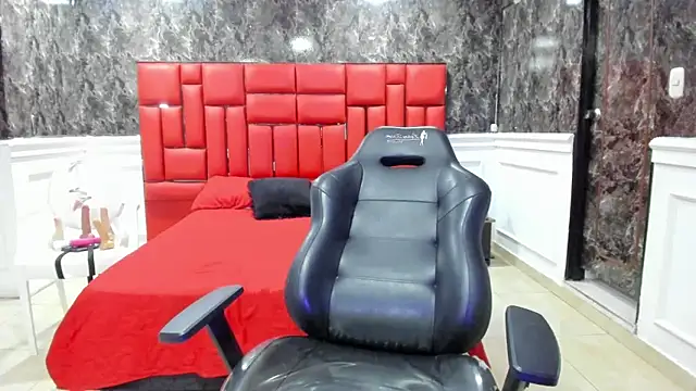 Snapshot of Imyourdirtymilf chatting on 4, 11, 2025 Imyourdirtymilf online show from 4, 11, 2025