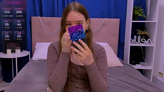 Janie JJ Curvie online show from 2, 3, 2026