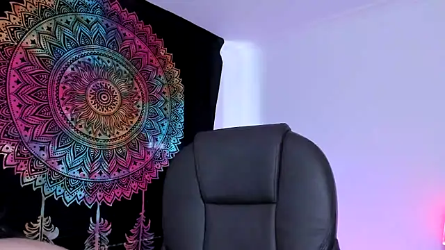 HazelKush online show from 2, 2, 2025