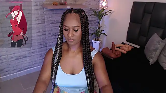 TinnaCobb online show from 28, 2, 2025