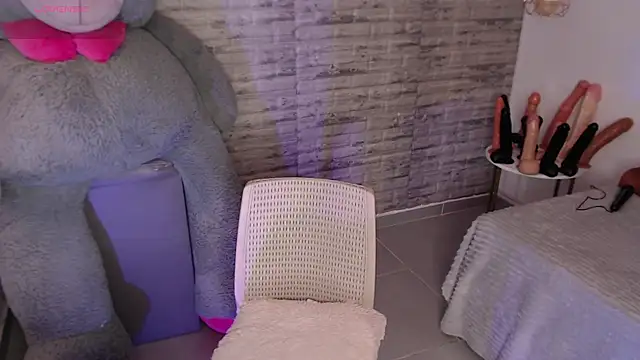 TinnaCobb online show from 19, 3, 2026