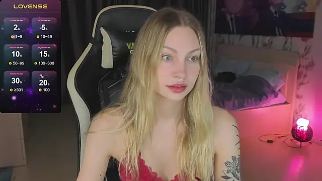 Snapshot of BiMolly chatting on 20, 3, 2025 BiMolly online show from 20, 3, 2025