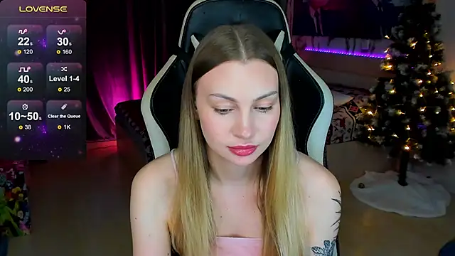 Snapshot of BiMolly chatting on 16, 12, 2025 BiMolly online show from 16, 12, 2025