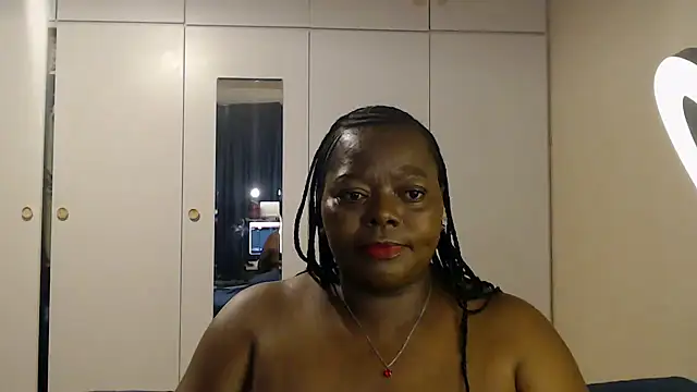 Snapshot of MatureBoobsDiva chatting on 12, 10, 2025 MatureBoobsDiva online show from 12, 10, 2025