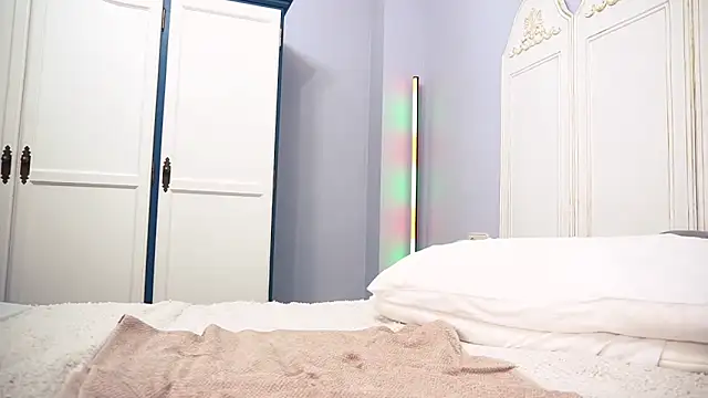 new dee online show from 5, 3, 2025