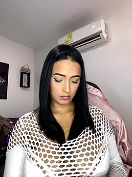 Snapshot of Shantal_Lovee chatting on 20, 9, 2025 Shantal Lovee online show from 20, 9, 2025
