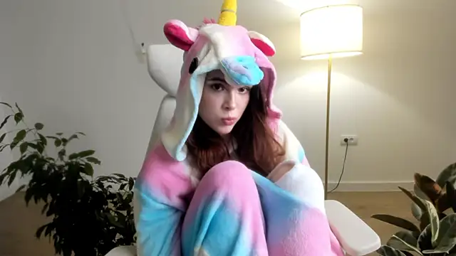 Snapshot of Pokemeboy chatting on 21, 11, 2025 Pokemeboy online show from 21, 11, 2025