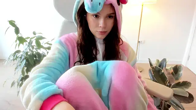 Snapshot of Pokemeboy chatting on 25, 11, 2025 Pokemeboy online show from 25, 11, 2025