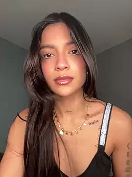 Snapshot of Sammy_pink chatting on 5, 1, 2025 Sammy pink online show from 5, 1, 2025