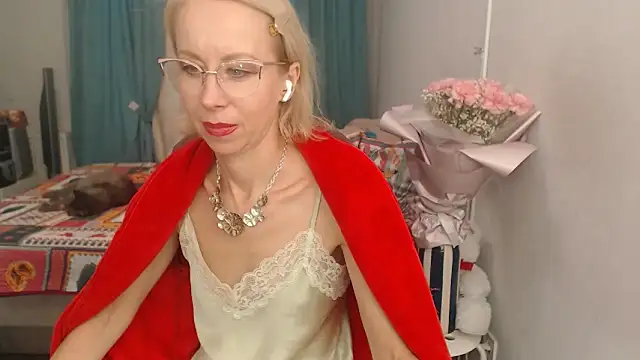 LuxuryNika online show from 10, 10, 2025