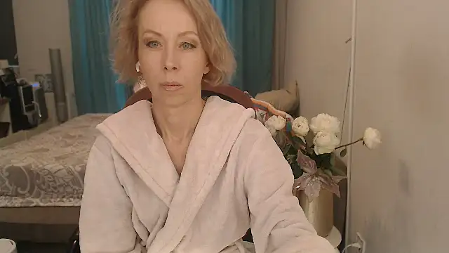 LuxuryNika online show from 14, 5, 2026