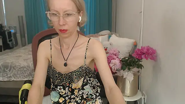 Snapshot of LuxuryNika chatting on 11, 6, 2026 LuxuryNika online show from 11, 6, 2026