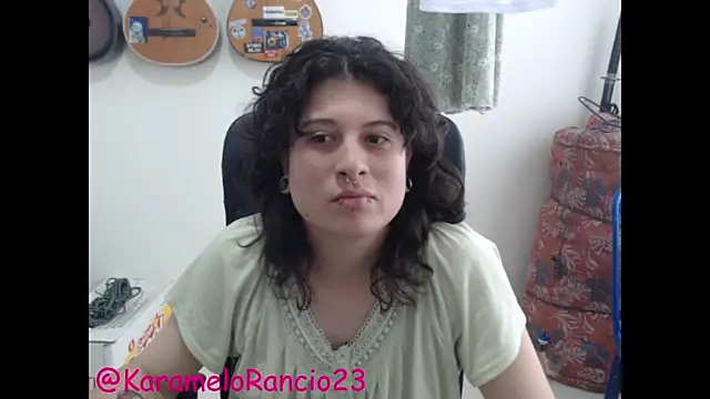 Snapshot of Smoke_trip_Alicia chatting on 1, 2, 2025 Smoke trip Alicia online show from 1, 2, 2025