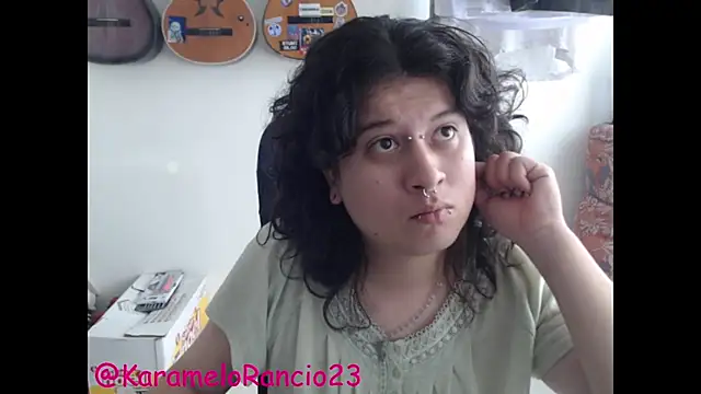 Snapshot of Smoke_trip_Alicia chatting on 3, 2, 2025 Smoke trip Alicia online show from 3, 2, 2025