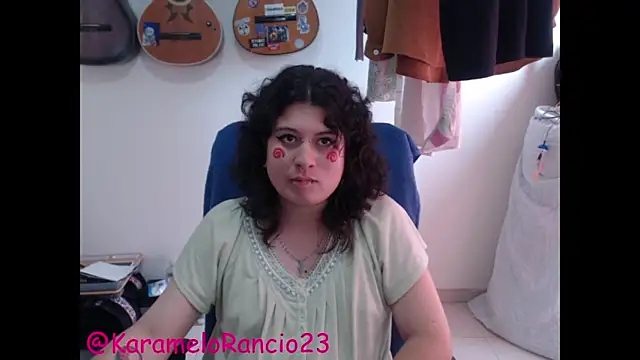 Snapshot of Smoke_trip_Alicia chatting on 6, 3, 2025 Smoke trip Alicia online show from 6, 3, 2025