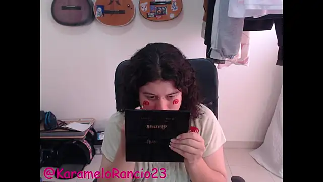 Snapshot of Smoke_trip_Alicia chatting on 7, 3, 2025 Smoke trip Alicia online show from 7, 3, 2025