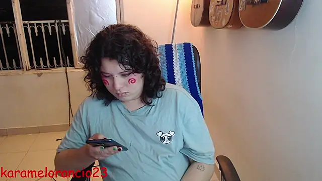 Snapshot of Smoke_trip_Alicia chatting on 23, 9, 2025 Smoke trip Alicia online show from 23, 9, 2025