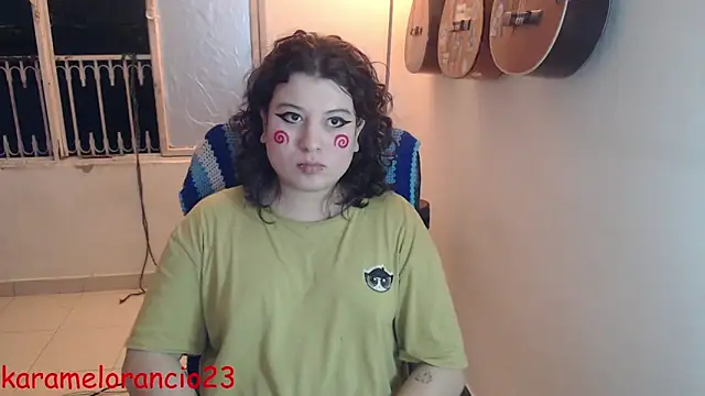 Snapshot of Smoke_trip_Alicia chatting on 3, 10, 2025 Smoke trip Alicia online show from 3, 10, 2025