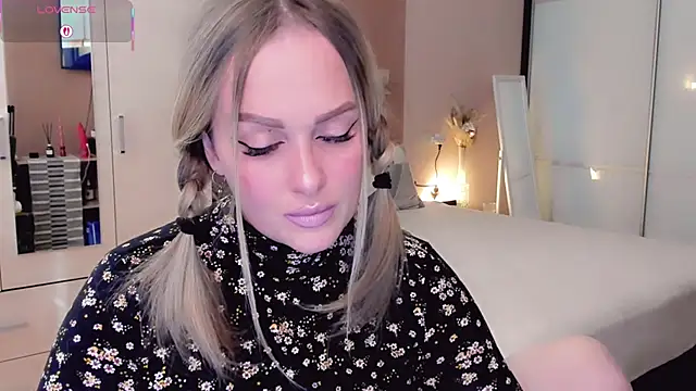 Snapshot of Libby_Nora chatting on 22, 4, 2026 Libby Nora online show from 22, 4, 2026