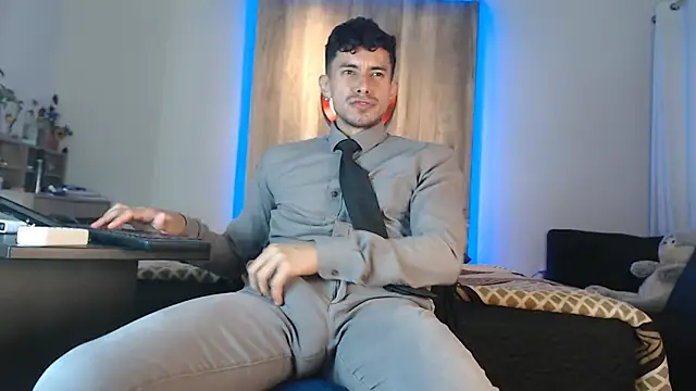 Snapshot of Andrew_4_ chatting on 5, 10, 2025 Andrew 4 online show from 5, 10, 2025