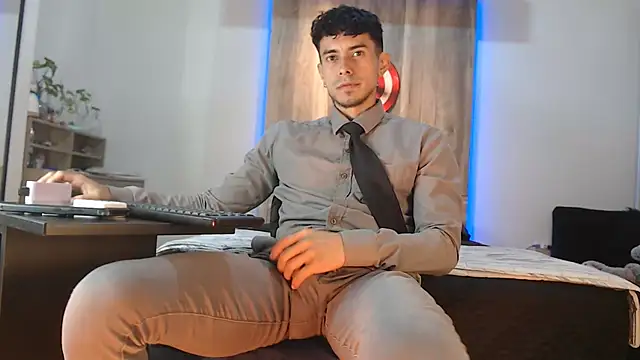 Snapshot of Andrew_4_ chatting on 7, 10, 2025 Andrew 4 online show from 7, 10, 2025