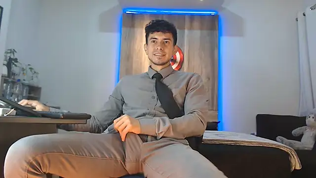 Snapshot of Andrew_4_ chatting on 13, 10, 2025 Andrew 4 online show from 13, 10, 2025