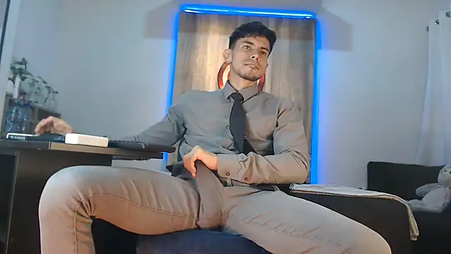 Snapshot of Andrew_4_ chatting on 7, 11, 2025 Andrew 4 online show from 7, 11, 2025