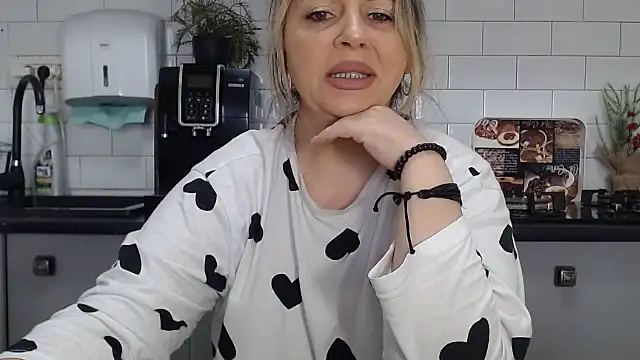 Snapshot of erikaerika chatting on 14, 2, 2025 erikaerika online show from 14, 2, 2025